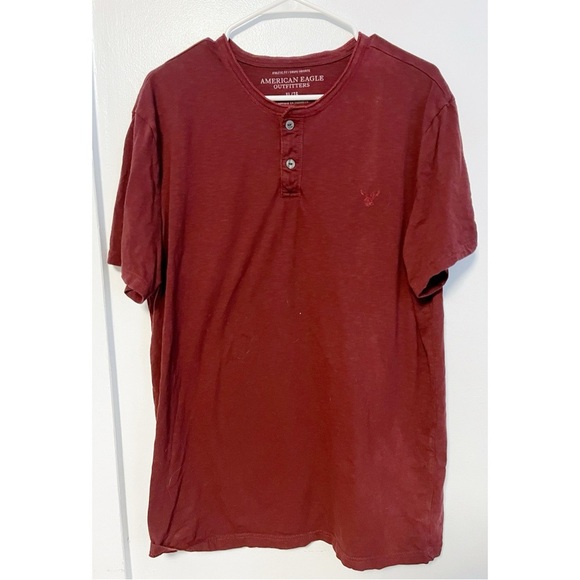 American Eagle Outfitters • Men's Maroon Henley Shirt - Picture 1 of 6